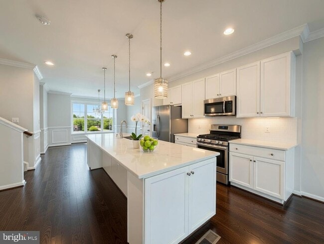 Building Photo - 8430 Pine Bluff Rd