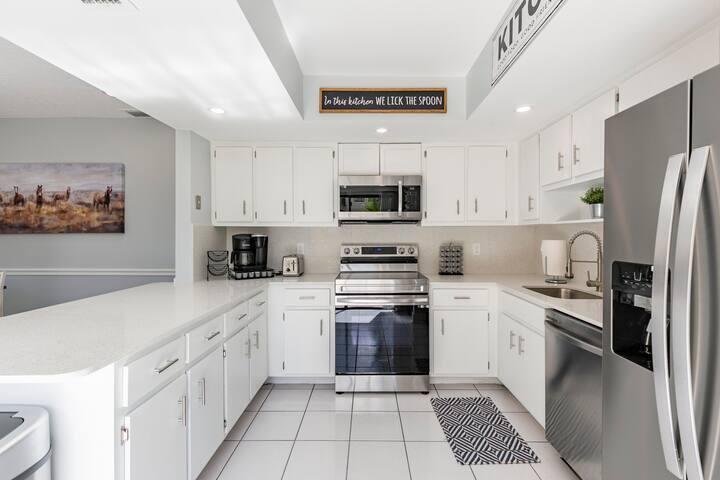 Building Photo - 1630 Shaker Cir