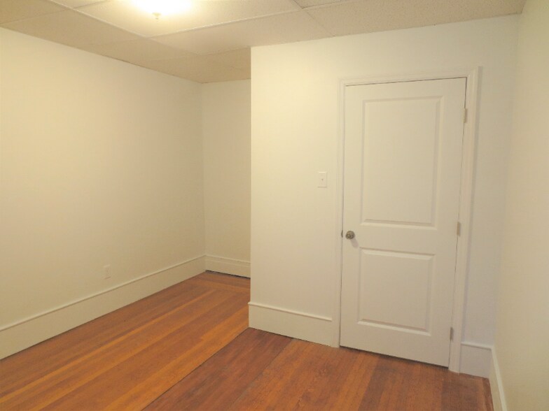 Building Photo - 5704 Darlington Rd