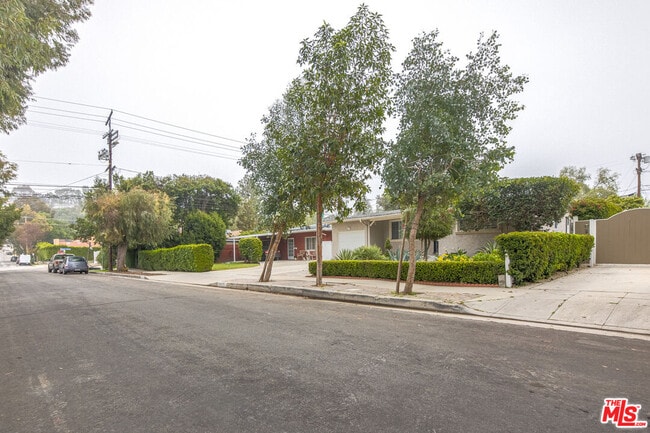 Building Photo - 22022 Lopez St