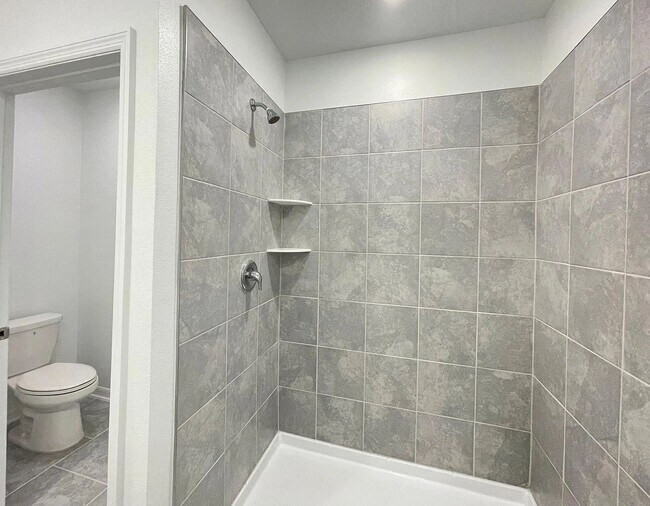 Building Photo - 3931 Willow Brk Dr