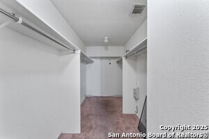Building Photo - 3935 Knollcross