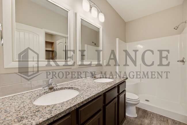 Building Photo - 2202 E Quivira Cir