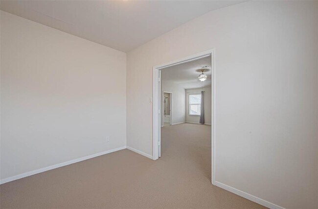 Building Photo - 502 Mornington Ln