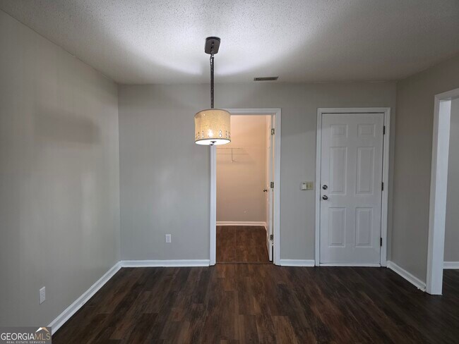 Building Photo - 622 Plantation Dr