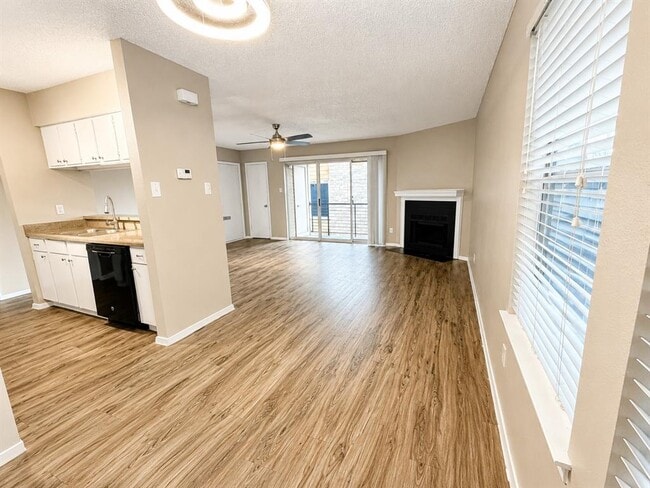 Building Photo - 10507 Mellow Ln