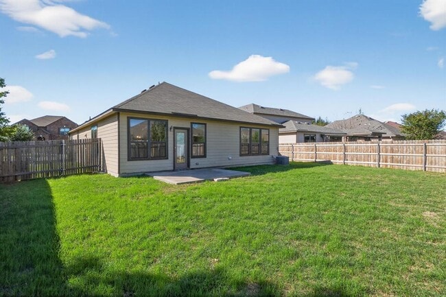 Building Photo - 2239 Howry Dr