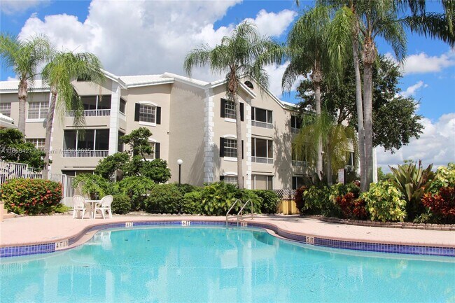 Building Photo - 2850 N Oakland Forest Dr