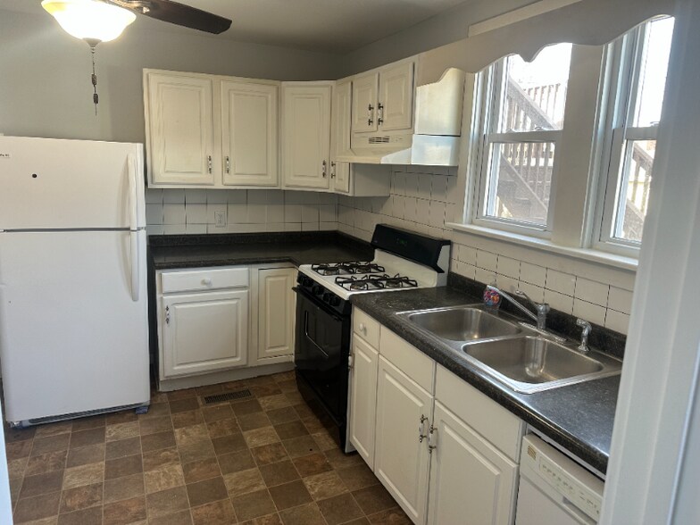 Building Photo - 2724 Union St