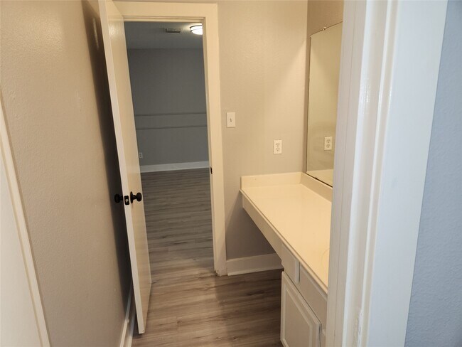 Building Photo - 20911 Walder Ct