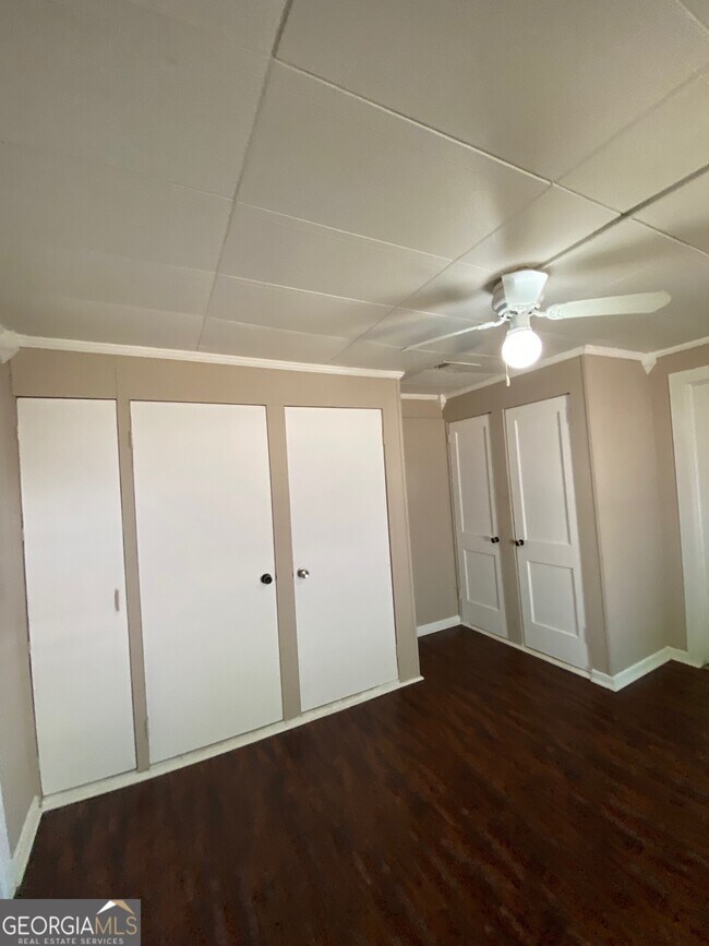 Building Photo - 122 Mandeville Ave