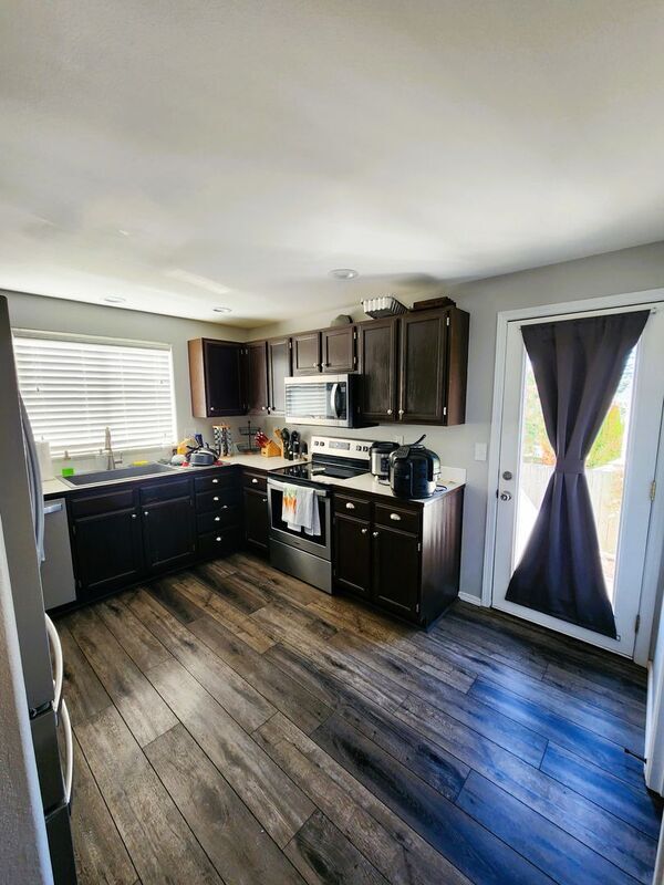 Building Photo - 19420 Valley View Dr