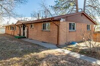 Building Photo - Great 3 Bed 3 Bath Hilltop Home for rent.