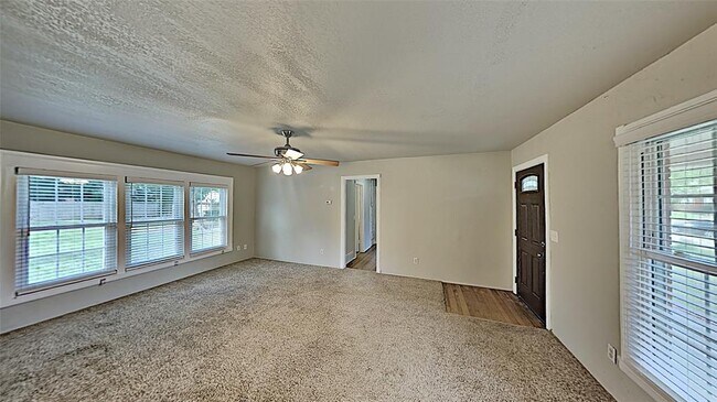 Building Photo - 2817 Clermont Pl