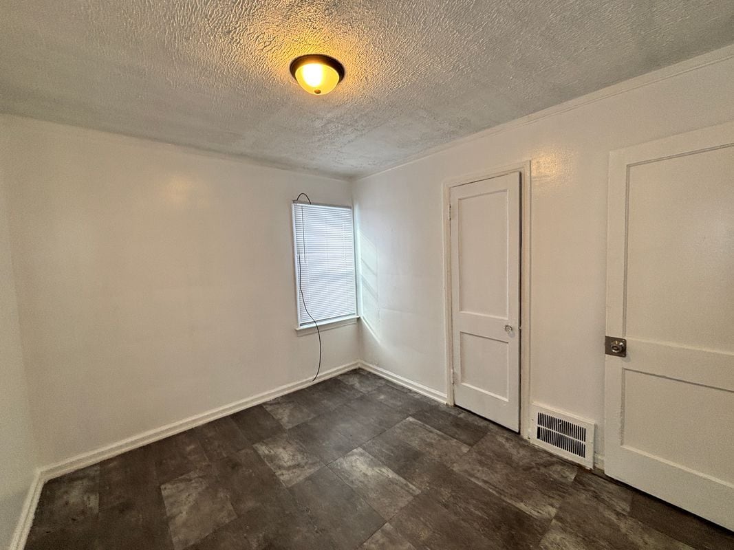 Building Photo - 20059 Bloom St