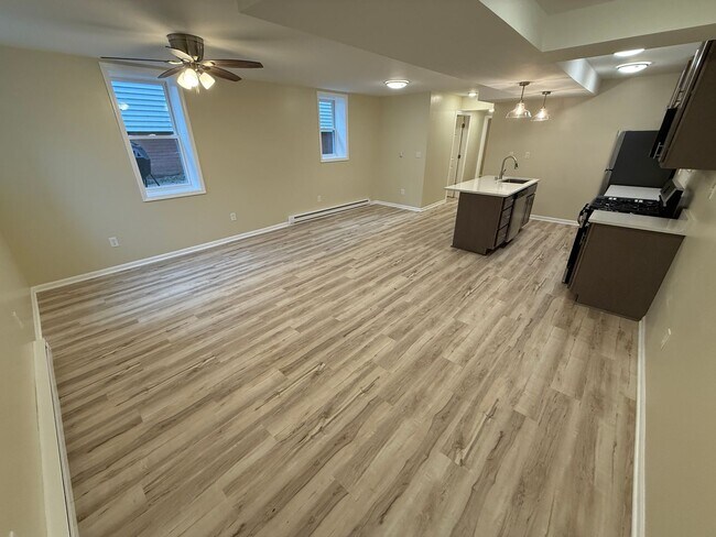 Building Photo - 2537-39 N. Weil St.