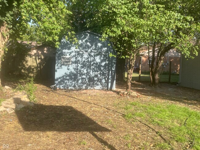 Building Photo - 1416 Miami Ct S