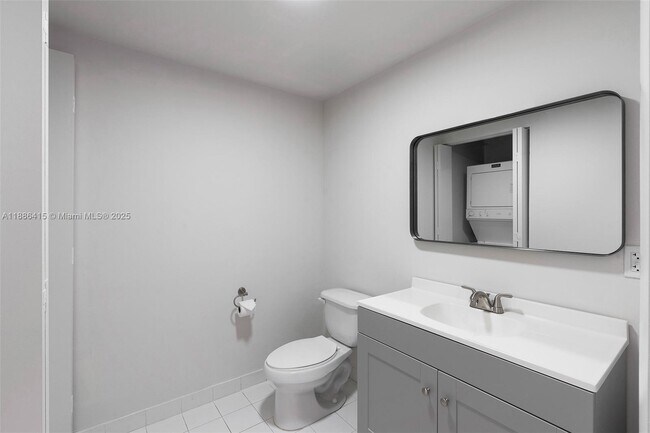 Building Photo - 690 SW 1st Ct