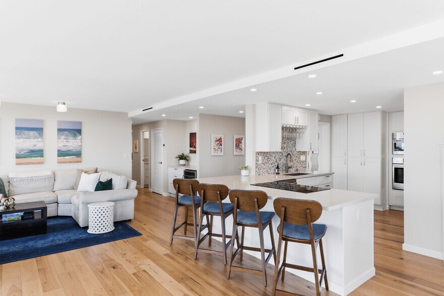 Building Photo - 3535 1st Ave