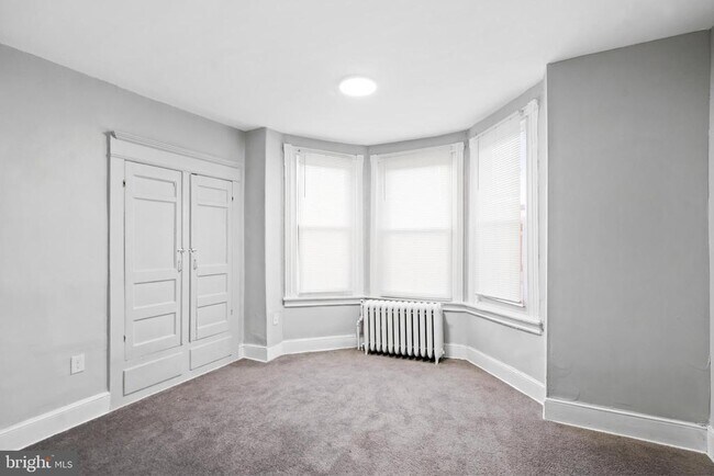 Building Photo - 3027 N Front St