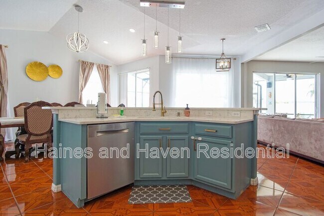 Building Photo - 403 Corvina Dr