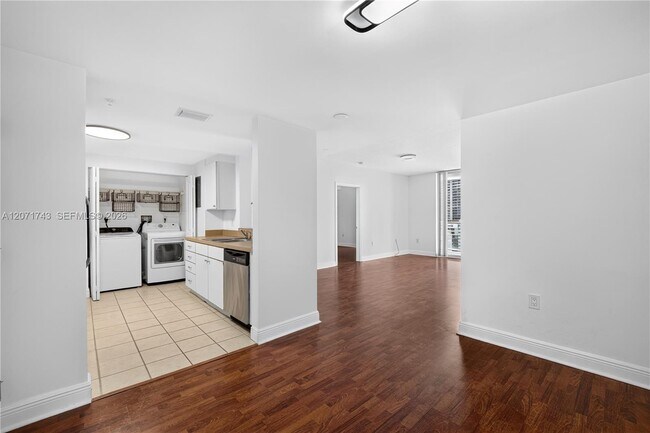 Building Photo - 1250 S Miami Ave