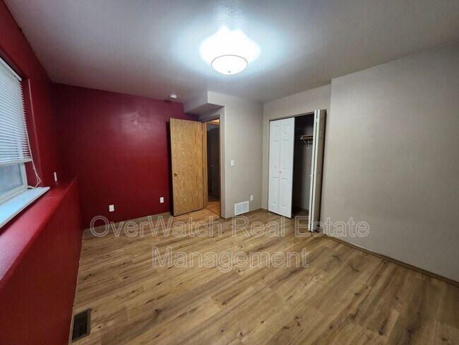 Building Photo - 4041 Lunar Dr