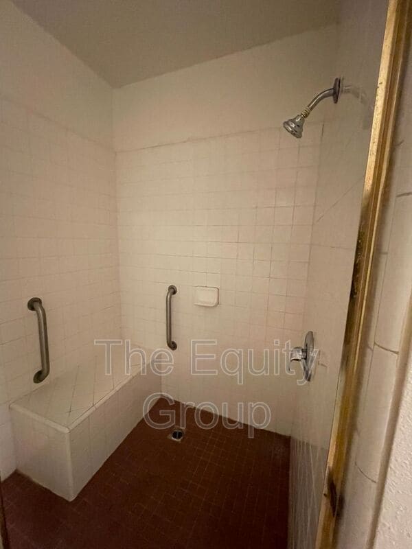 Building Photo - 1546 N Oak Park St