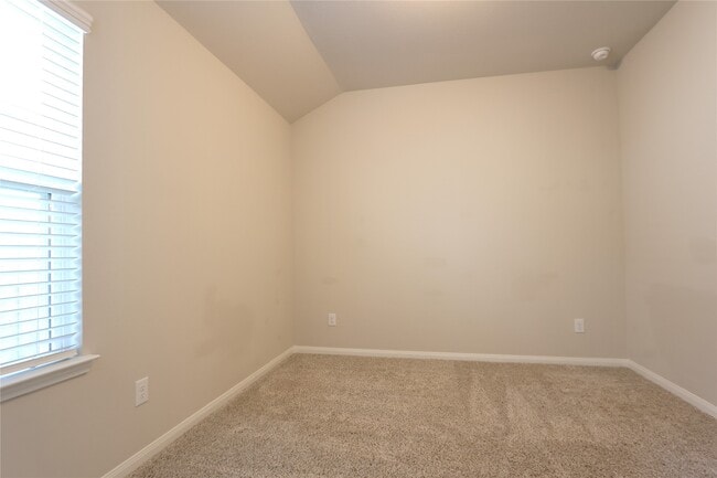 Building Photo - 906 Pismo Ln