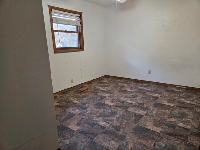 Building Photo - 156 Pottawattamie Dr