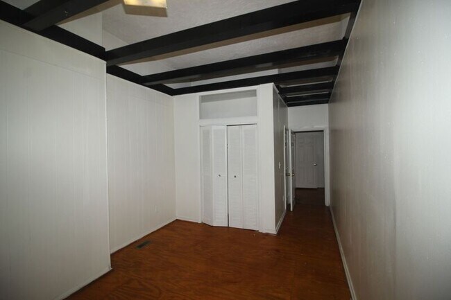 Building Photo - 212 E Biddle St