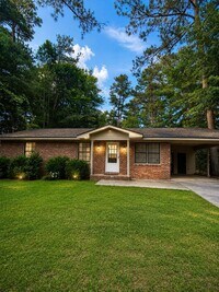 Building Photo - 307 Christopher Cir