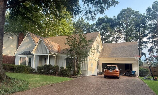 Building Photo - 4 bedroom, 2.5 bath home over 2600 square feet near Farmington Elementary School