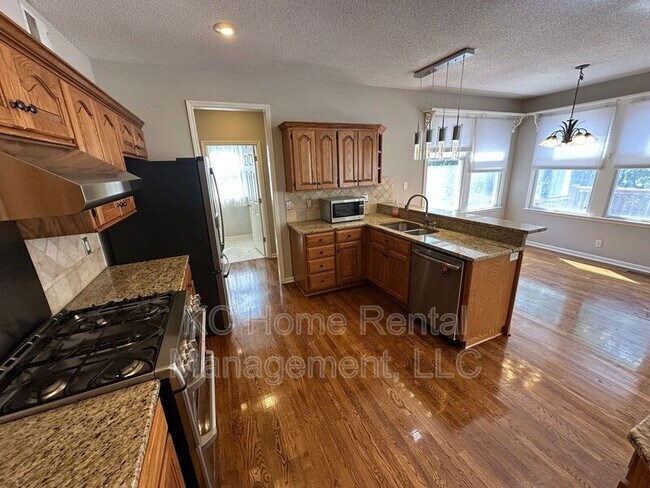 Building Photo - 5605 W 153rd Terrace