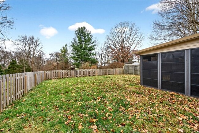 Building Photo - 275 Parker Dr