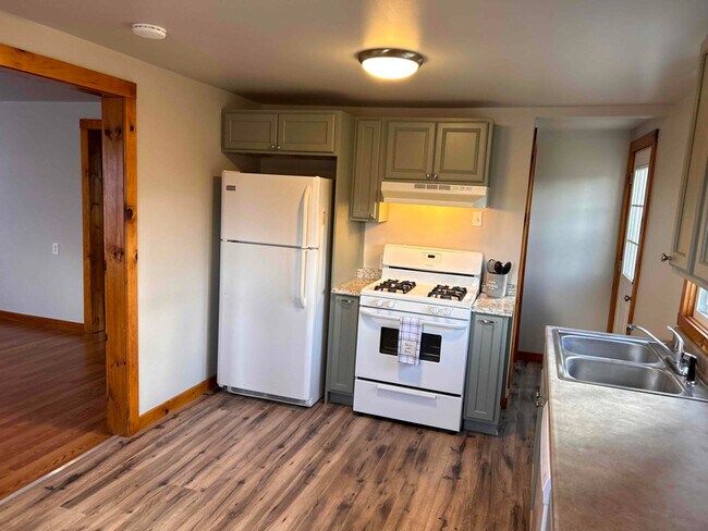 Building Photo - 3080 PA-328