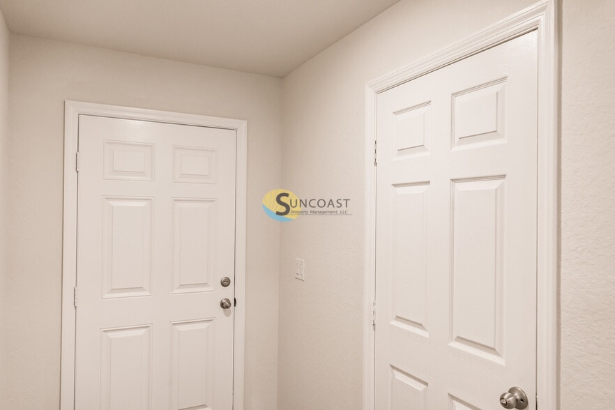 Building Photo - 12225 Tetzel Ave