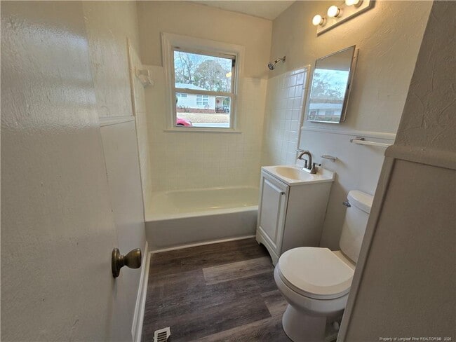 Building Photo - 1606 Gilmore St