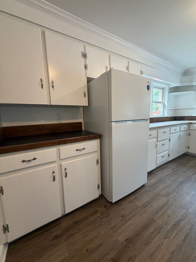 Building Photo - 196 Perkinsville Dr