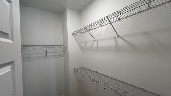 Building Photo - Spain Park Schools 3 Bedroom / 3 Bath Townhouse