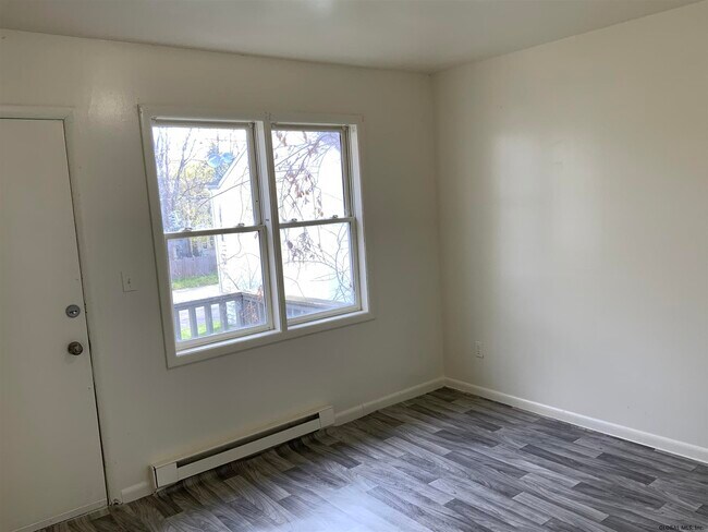 Building Photo - 301 3rd St