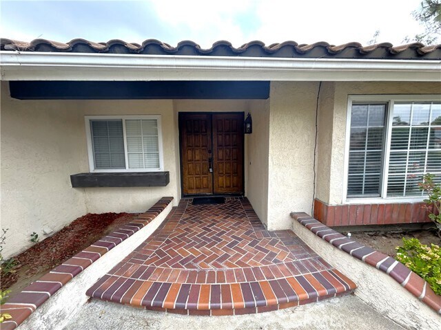 Building Photo - 904 Sky Meadow Pl