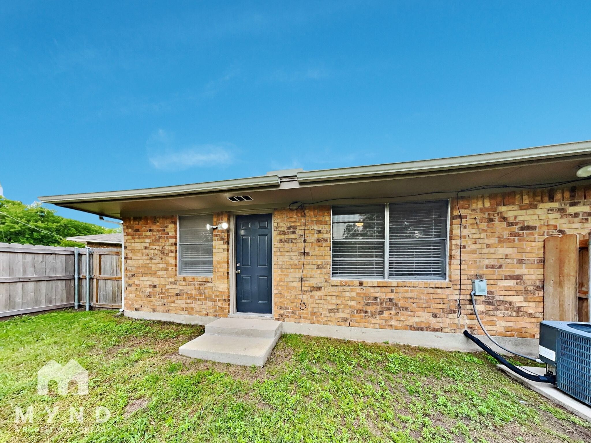 Building Photo - 1303 Cardinal Dr