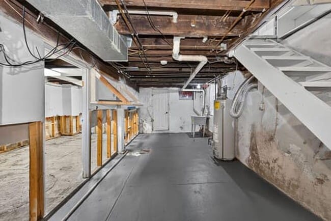 Building Photo - 3819 St Martins Pl