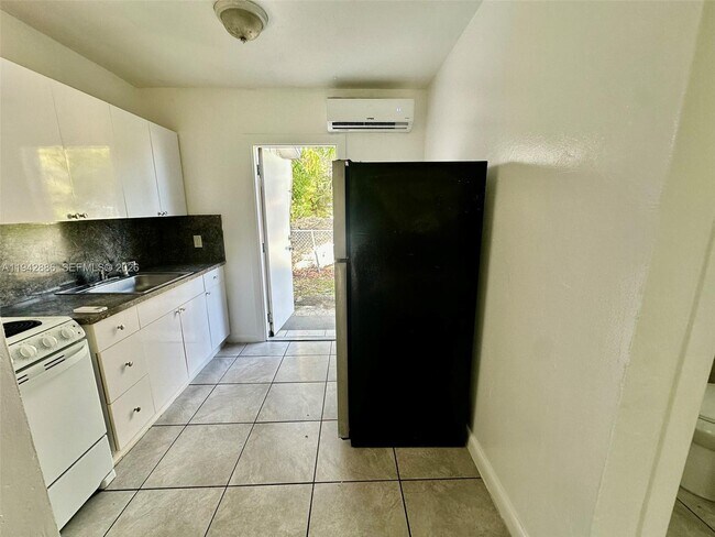 Building Photo - 5010 NW 2nd Ave