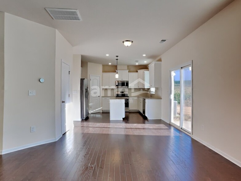 Building Photo - 154 Eden Ave