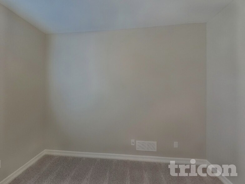 Building Photo - 6697 Cottonwood Tree Dr