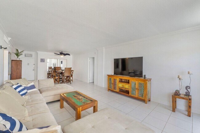 Building Photo - 2851 S Ocean Blvd