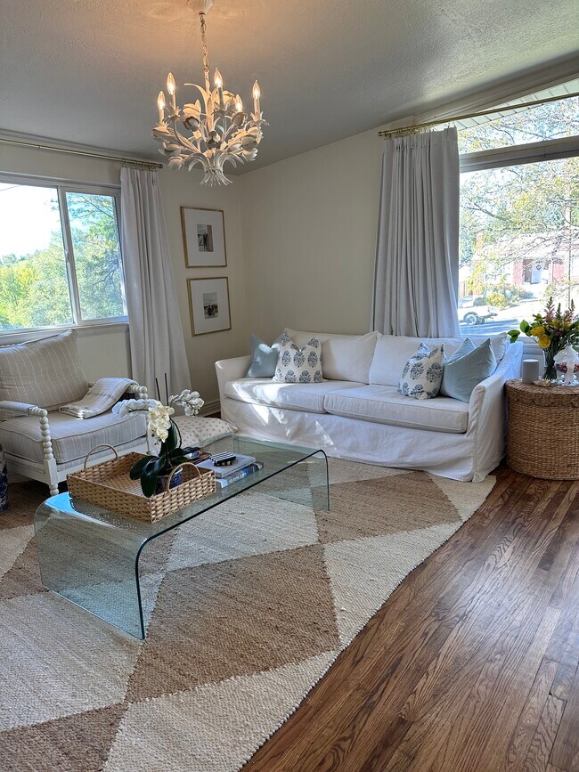 Living Room - 1471 E 22nd St