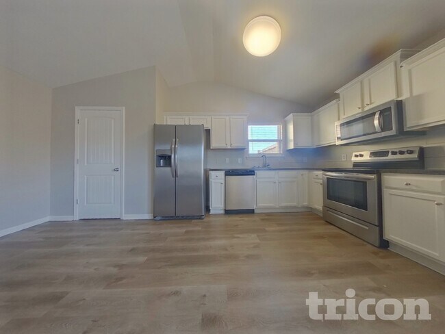 Building Photo - 316 Meadow Vista Ln